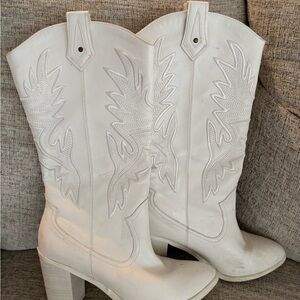 MIA White Heeled Boots with Decorative Stitching